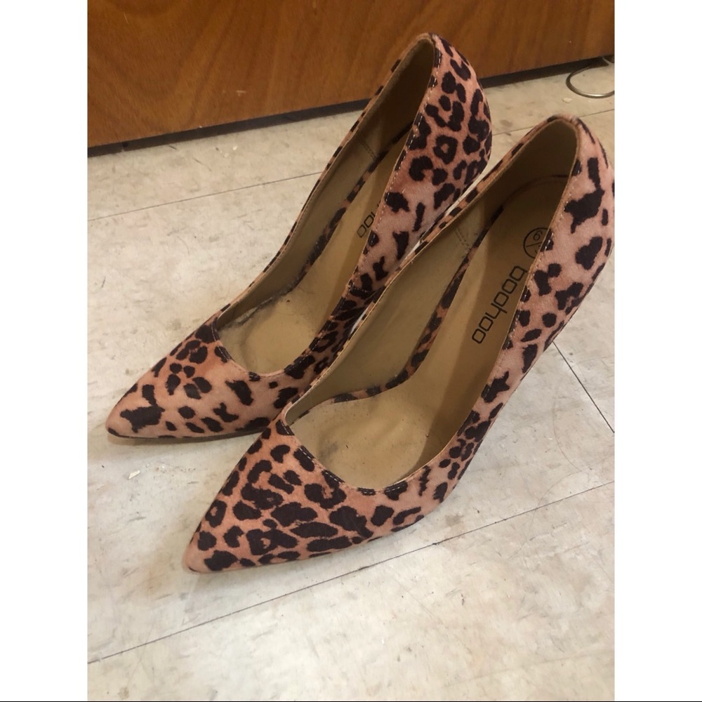Leopard pumps